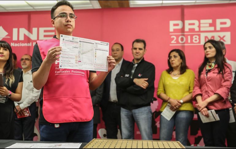 Los observadores de la OEA atestiguaron el tercer y último simulacro del PREP antes de la elección del 1 de julio. SUN / G. Espinosa