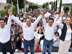Almaguer prometió mejorías Oriente de Guadalajara. FACEBOOK/EduardoAlmaguerr