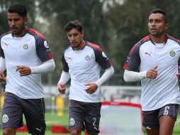 El encuentro iba a realizarse ayer domingo, pero debido a la lluvia se reprogramó para hoy lunes. TWITTER / @Chivas