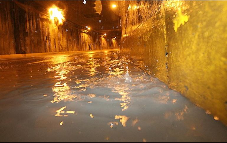 El temporal provocó inundaciones en el túnel de Avenida Américas durante el pasado fin de semana. EL INFORMADOR / ARCHIVO