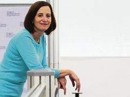 Mónica Lavín. Su más reciente libro contiene una recopilación de 44 cuentos. EL INFORMADOR