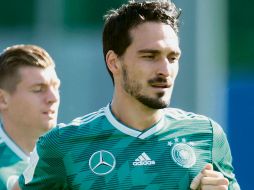 Después de superar las molestias en la espalda que lo aquejaban, Mats Hummels podrá regresar al 11 titular mañana ante Corea del Sur. AFP