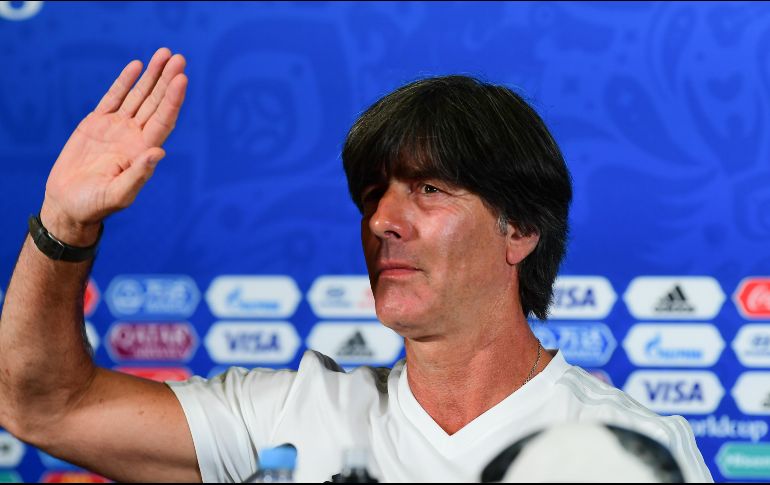 ''No sé cuáles son nuestras opciones de ganar mañana (…) Tenemos que marcar dos goles más que el contrario para poder estar en octavos de final'', dijo el técnico previo al juego ante Corea del Sur. AFP / L. Acosta