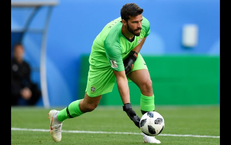 El brasileño Alisson Becker. AFP/ARCHIVO