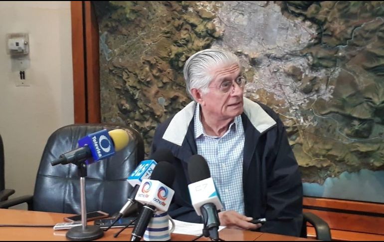 Las labores comenzaron cerca de las 18:00 horas, una vez que la Secretaría de Movilidad autorizó el cierre de un carril de la avenida Mariano Otero. TWITTER/ @siapagdl