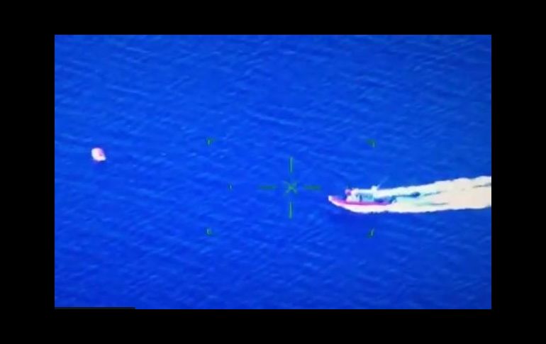 Autoridades desplegaron un helicóptero tipo Black Hawk, un avión tipo King Air y una embarcación tipo Defender para efectuar el rescate. ESPECIAL