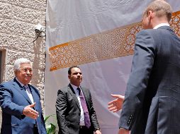 El príncipe tiene previsto participar en varios encuentros culturales y oficiales tras su reunión con Abás. AFP/A. Gharabli