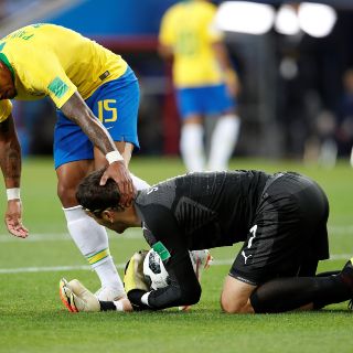 Al medio tiempo, Brasil vence a Serbia y sería el rival de México en octavos