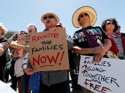 Con 121 votos a favor y 301 en contra, los republicanos se mostraron de nuevo incapaces de proponer un texto legislativo que convenza tanto a sus correligionarios como a los demócratas en tema de migración. EFE/ G. Mabanglo