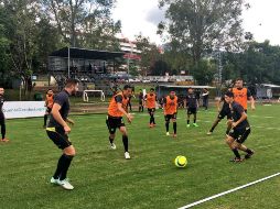 En un partido dividido en cuatro tiempos y en el cual hubo cambios al por mayor, el conjunto dirigido terminó con el triunfo. TWITTER / @LeonesNegrosCF