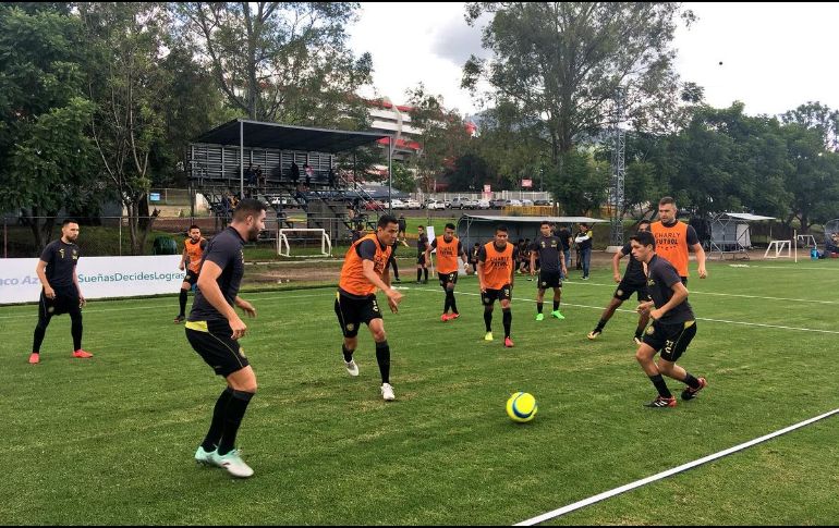 En un partido dividido en cuatro tiempos y en el cual hubo cambios al por mayor, el conjunto dirigido terminó con el triunfo. TWITTER / @LeonesNegrosCF