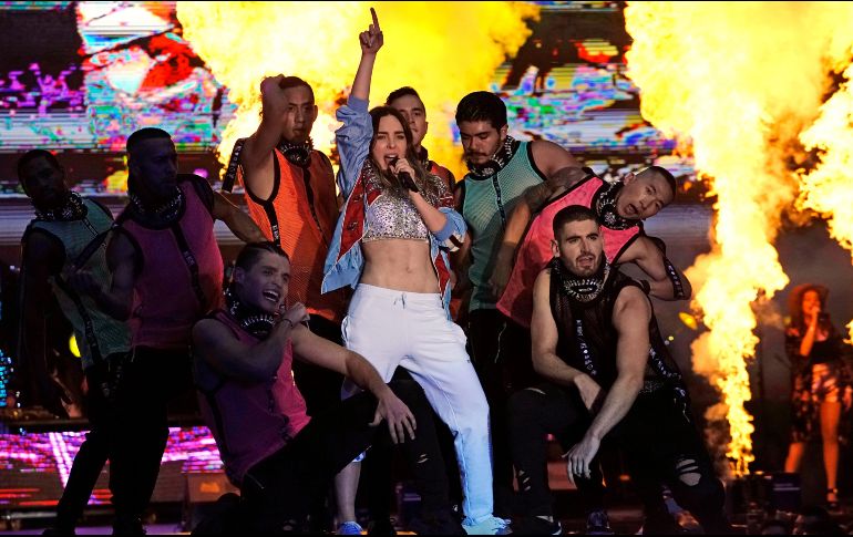 La cantante hizo un recorrido por su repertorio musical antes de culminar con canciones típicas mexicanas. AP / R. Espinosa