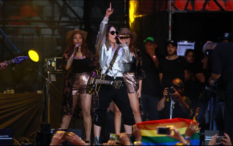 La cantante hizo un recorrido por su repertorio musical antes de culminar con canciones típicas mexicanas. NTX / F. Estrada