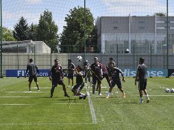 En las instalaciones del Dinamo Moscú, quienes fueron titulares frente a los escandinavos cumplieron con trabajos ligeros y sesión de gimnasio, mientras que el resto entrenó en el césped. AFP / Y. Cortez