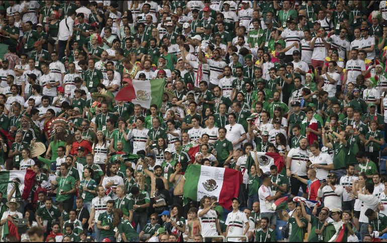 La baja disponibilidad de entradas y el mal partido ante Suecia pueden hacer que por primera vez los mexicanos sean minoría en las gradas. MEXSPORT/D. Leah
