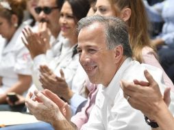Para acreditar su dicho, el PAN aportó fotografías en las que se observaban diversos vehículos, así como una lona blanca colocada en una pared que contenía el logo del PRI. NTX / ARCHIVO