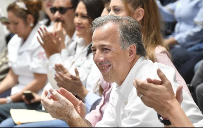 Para acreditar su dicho, el PAN aportó fotografías en las que se observaban diversos vehículos, así como una lona blanca colocada en una pared que contenía el logo del PRI. NTX / ARCHIVO