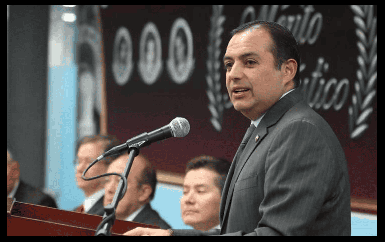 El senador declaró que hay muchos militantes inconformes e incluso gobernadores que hablan de refundar el PAN la semana que entra. TWITTER / @ErnestoCordero