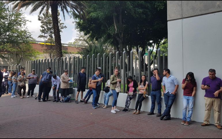 La casilla especial ubicada en la clínica 46 del IMSS es sólo para personas enfermas, familiares y personal del hospital. TWITTER / @Info_ThamaraV