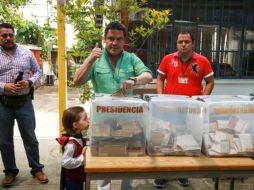 En un primer corte de esta jornada electoral, el gobernador de Jalisco señaló que hay saldo blanco. EL INFORMADOR/ A. García