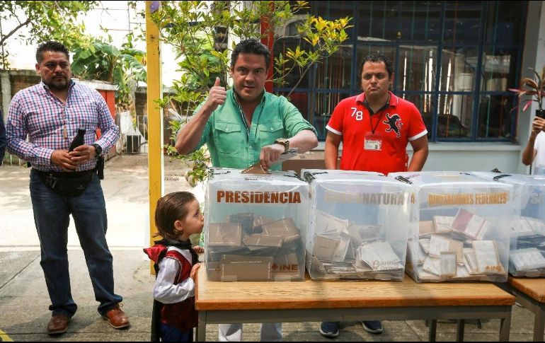 En un primer corte de esta jornada electoral, el gobernador de Jalisco señaló que hay saldo blanco. EL INFORMADOR/ A. García