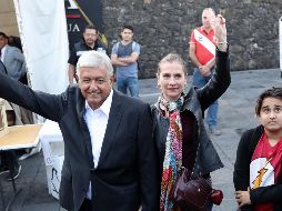 El candidato presidencial fue acompañado por su familia en el momento de emitir su voto. SUN / V. Rosas