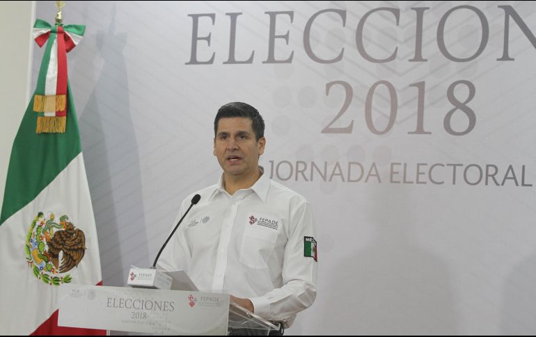 Durante un comunicado, Héctor Díaz informa que 640 denuncias corresponden al fuero común y 466 al fuero federal. NTX / G. Durán