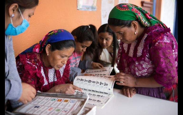 Este día se elegirán tres mil 400 cargos públicos, entre ellos el de presidente del país, 128 senadores, 500 diputados, 8 gobernadores y el jefe de Gobierno de la Ciudad de México..