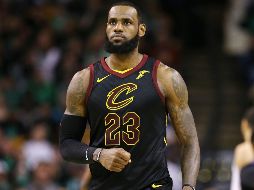 James viene de una de sus mejores temporadas en la NBA, en la que jugó en los 82 partidos de los Cavaliers. AFP / ARCHIVO