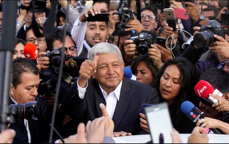 En el Senado de la República, Morena podría tener una bancada de 48 como mínimo y 54 legisladores como máximo. AP / R. Espinosa