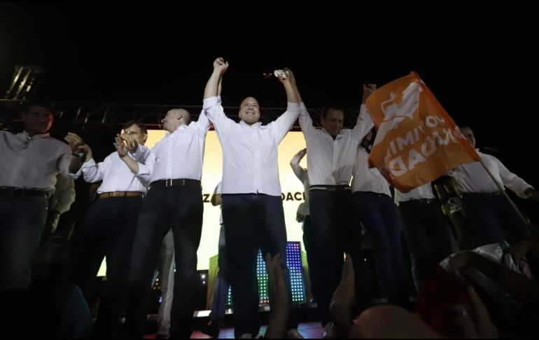 El mandatario felicitó a Alfaro y le deseo el mayor de los éxitos. EL INFORMADOR / F. Atilano