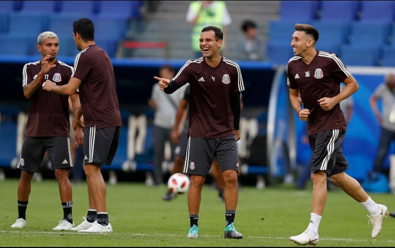 Márquez podría colocarse en la contención, y a sus lados estarían ubicados Andrés Guardado y Héctor Herrera. AP / E. Verdugo