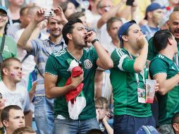 Relajo. Algunos gritaban el ahora famoso “Ole” en las gradas de la Arena Samara, cada que los brasileños querían quitar el balón a los mexicanos y éstos lograban escapar con el esférico. NTX