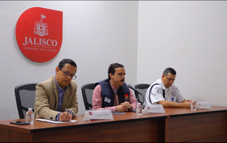 El director de Obras Públicas, Eduardo Aguirre, explica que la intervención será en dos etapas, con trabajos las 24 horas del día. TWITTER / @SIOPJal