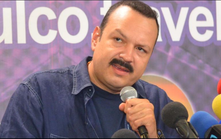 Pepe Aguilar informó que la empresa se comprometió a garantizar un viaje seguro a las mascotas de los usuarios.  EL INFORMADOR / ARCHIVO