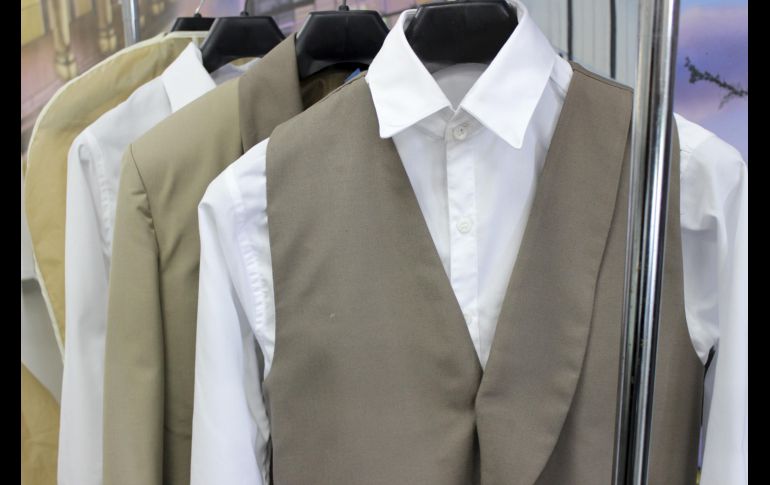 La vestimenta destaca por ser elegante, formal, exclusivo y tradicional.  ESPECIAL / http://www.udg.mx