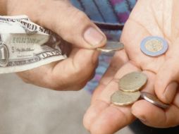 Después de varios días con cierres a la baja, el peso se recuperó frente al dólar, el factor principal fue el alza en el precio del petróleo. EL INFORMADOR/Archivo