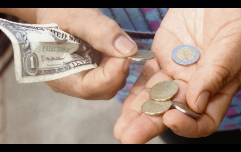 Después de varios días con cierres a la baja, el peso se recuperó frente al dólar, el factor principal fue el alza en el precio del petróleo. EL INFORMADOR/Archivo