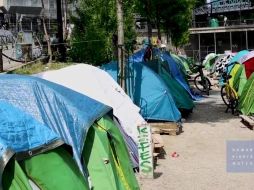 En un video divulgado por el organismo, se abordan los casos de dos jóvenes de 16 años, quienes pasan los días en la calle en condiciones deplorables. YOUTUBE/HRW