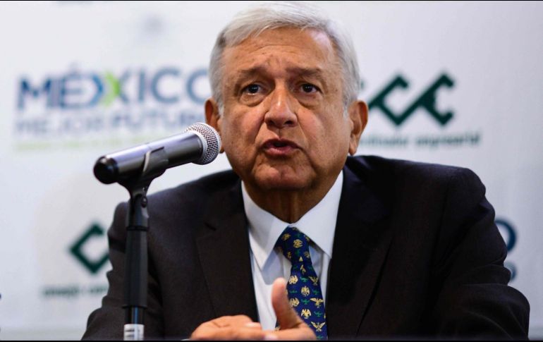 El dinero, señala el virtual ganador de las elecciones en México, se logrará con un plan de austeridad gubernamental y quitando privilegios a los funcionarios. AFP / E. Schemidt