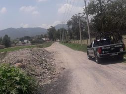 Hacia las 13:30 horas se informó de un bulto en el cruce de camino a La Coladera y Las Varitas, en San Sebastián el Grande, Tlajomulco de Zúñiga. ESPECIAL / Policía de Tlajomulco