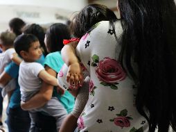 El Gobierno ha reunido a 538 niños con sus parientes, aunque más de dos mil menores siguen recluidos. AFP/ S. Platt