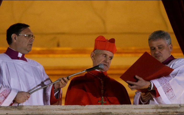Como máximo responsable de exterior del Vaticano encabezó numerosas misiones diplomáticas y participó en otras tantas conferencias internacionales. AP / ARCHIVO
