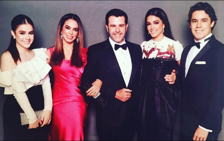 Usuarios comentaron sobre el gran parecido que hay entre sus hijos y los cantantes. INSTAGRAM / bibygaytan