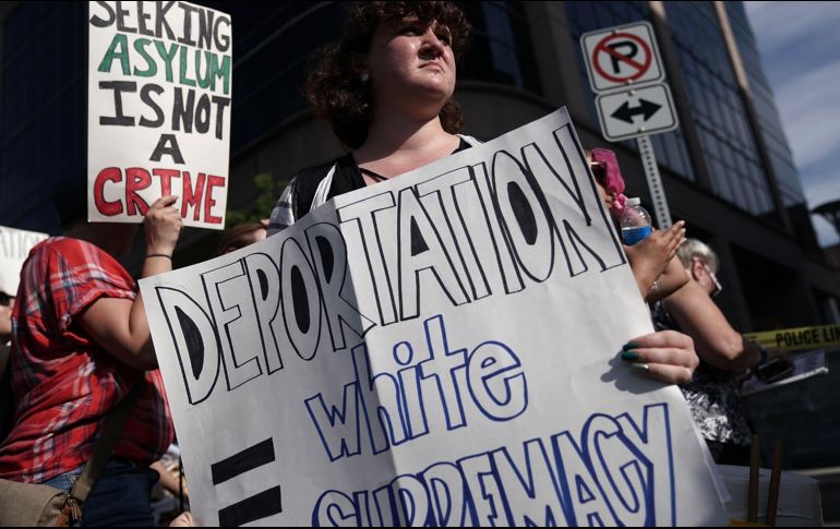 A finales de junio, el juez de San Diego, Dana Sabraw, determinó que los niños menores de 5 años debían volver con sus padres antes del 10 de julio y estableció que el resto debían reunirse con sus familiares antes del 26 de julio. AFP / A. Wong