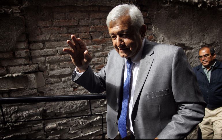 López Obrador añade que se analiza la posibilidad de construir ya sean dos refinerías medianas o una grande. EFE / S. Gutiérrez