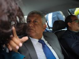  Por otra parte, López Obrador abunda que actualmente trabaja con su equipo en la preparación del programa de desarrollo nacional. SUN/ J. Reyes