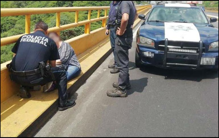 Ante la emergencia, los integrantes de la Policía Federal  aplicaron los protocolos de atención prehospitalaria. ESPECIAL/ Policía Federal