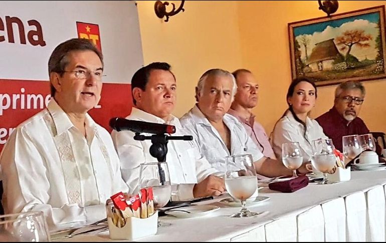 El posible siguiente titular de la SEP (izq), señaló que la Ley del Servicio Profesional Docente es la que más ha causado problemas. TWITTER / @emoctezumab