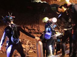 El anuncio estuvo seguido de un zafarrancho de combate en el campamento levantado por periodistas. EFE / Royal Thai Navy